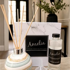Amelia glass diffuser with cotton flower scent 